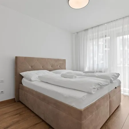 Lam White - Free Parking - Ac Apartment Pressburg