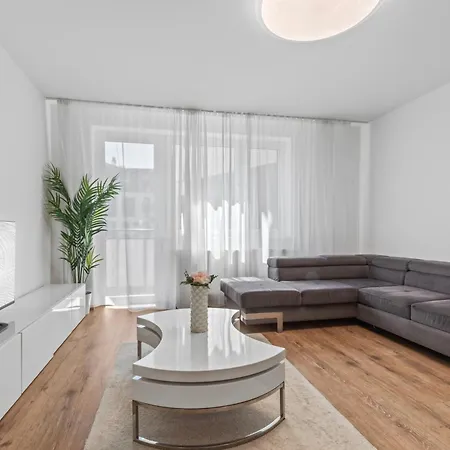 Lam White - Free Parking - Ac Apartment