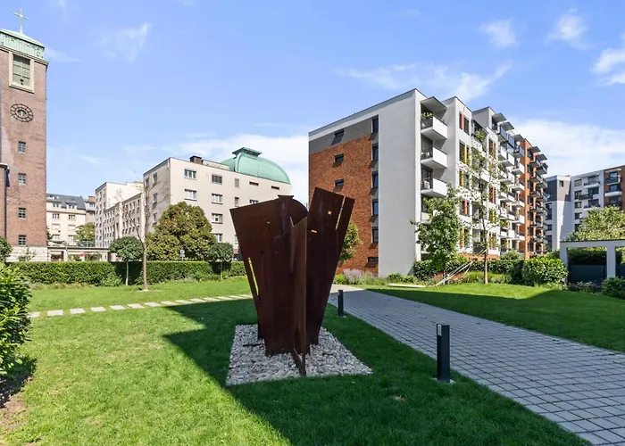 Lam White - Free Parking - Ac Bratislava